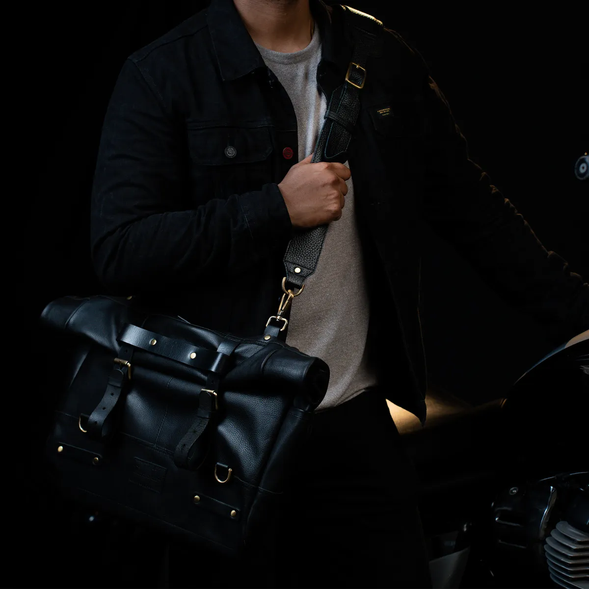 Tanners Pride Large Leather Motorcycle Pannier Bag | Laptop & Travel Saddle Bag - Midnight Black Handcrafted Full-Grain Leather (View 2)
