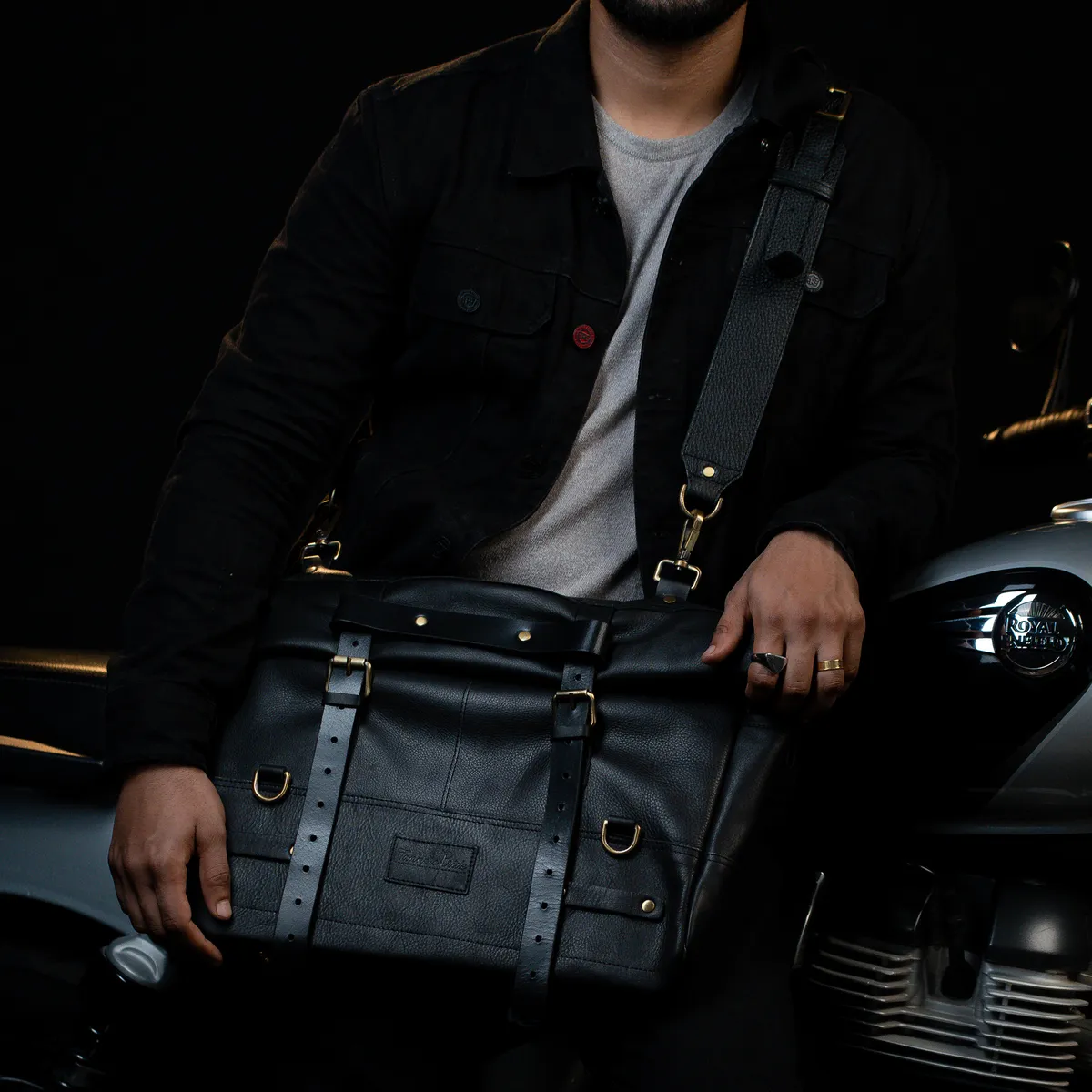 Tanners Pride Large Leather Motorcycle Pannier Bag | Laptop & Travel Saddle Bag - Midnight Black Handcrafted Full-Grain Leather (View 3)
