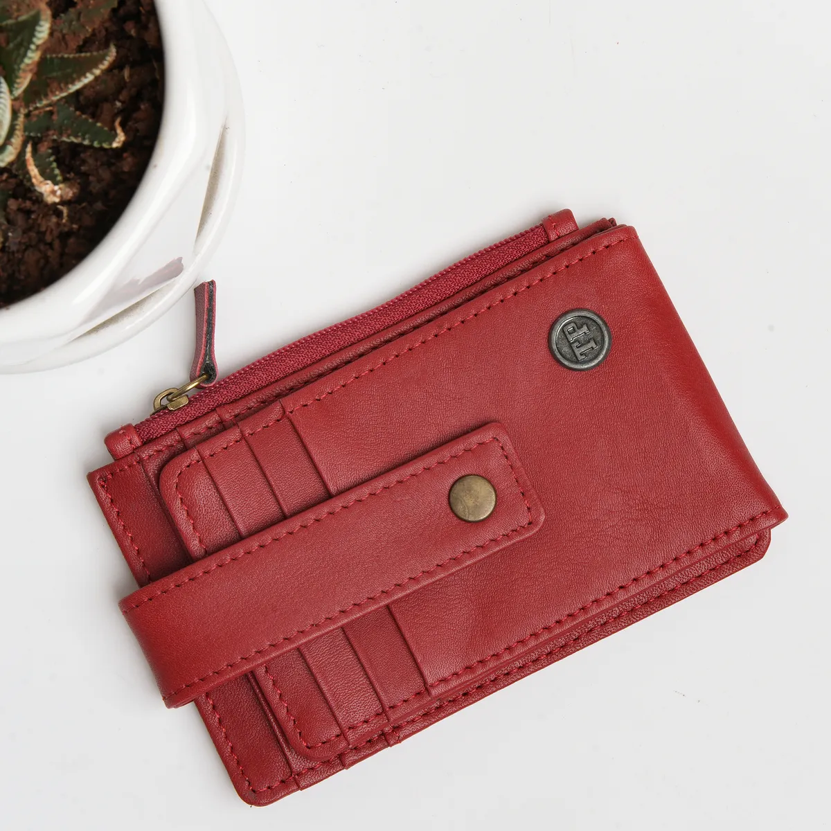 Tanners Pride Eugene card case - Vintage Red Handcrafted Full-Grain Leather (View 4)