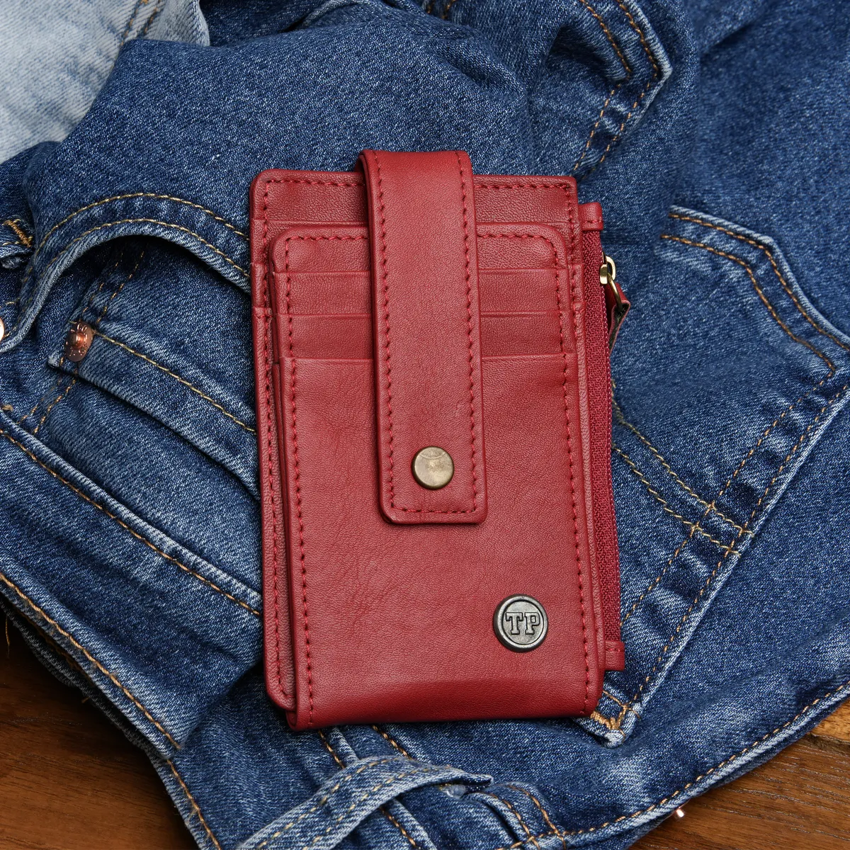 Tanners Pride Eugene card case - Vintage Red Handcrafted Full-Grain Leather (View 8)