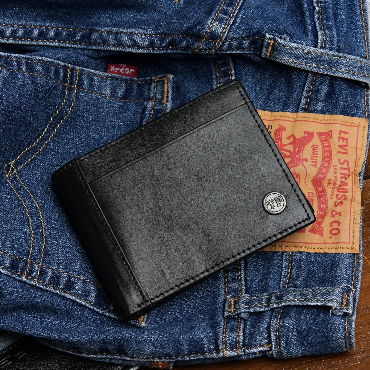 Tanners Pride Foster Bi-fold Wallet - Midnight Black Handcrafted Full-Grain Leather (View 6)