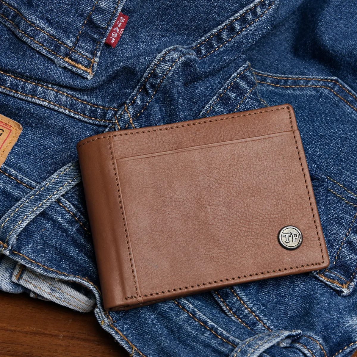 Tanners Pride Foster Bi-fold Wallet - Natural Tan Handcrafted Full-Grain Leather (View 4)