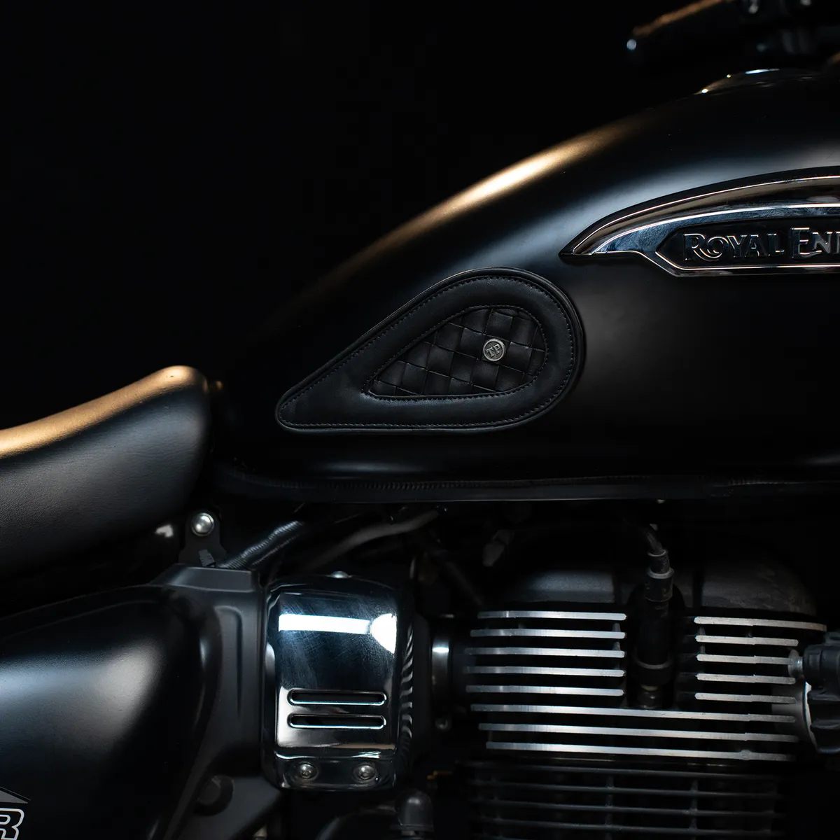 Tanners Pride Handweaved Tankpads (Meteor 350) - Midnight Black Handcrafted Full-Grain Leather (View 3)