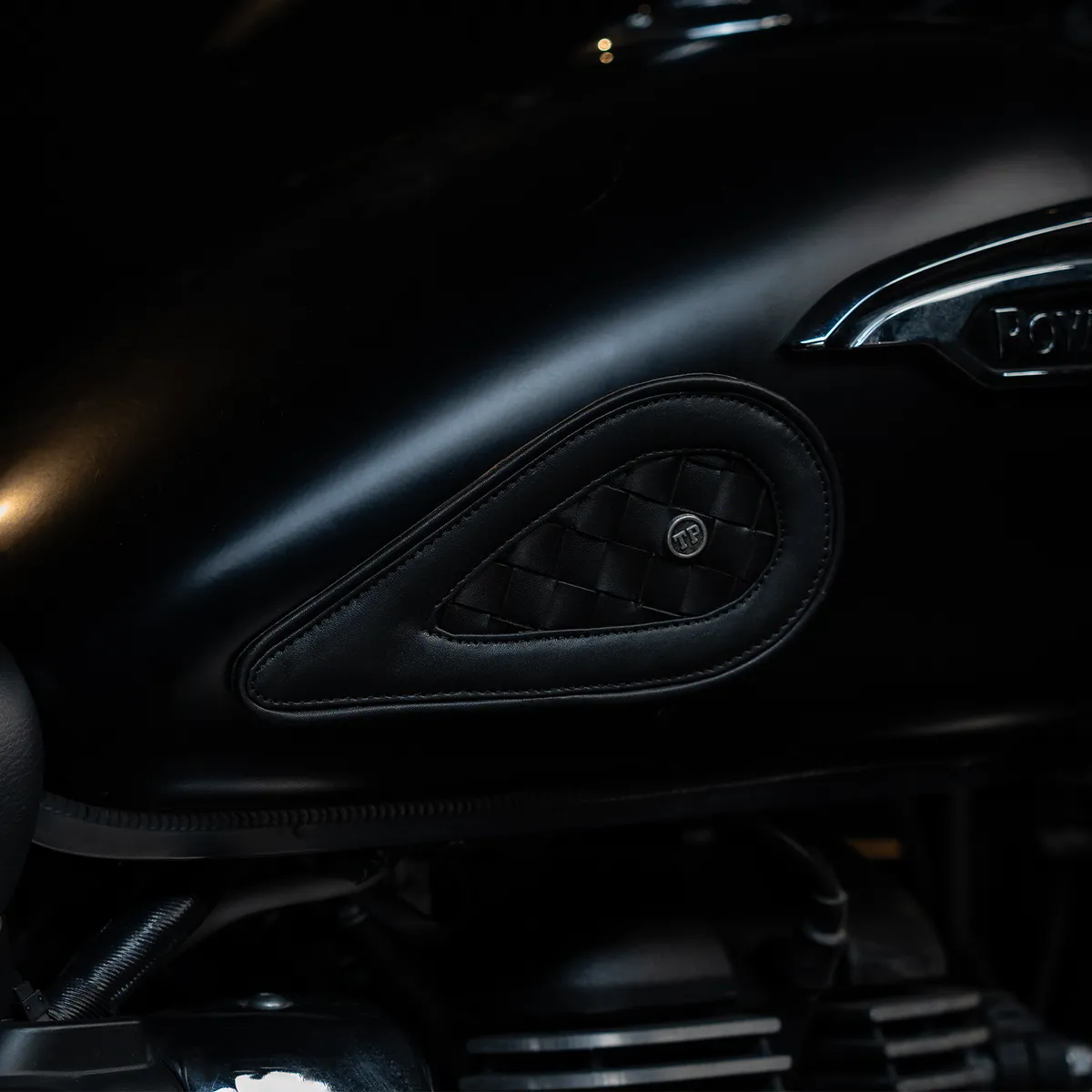 Tanners Pride Handweaved Tankpads (Meteor 350) - Midnight Black Handcrafted Full-Grain Leather (View 4)