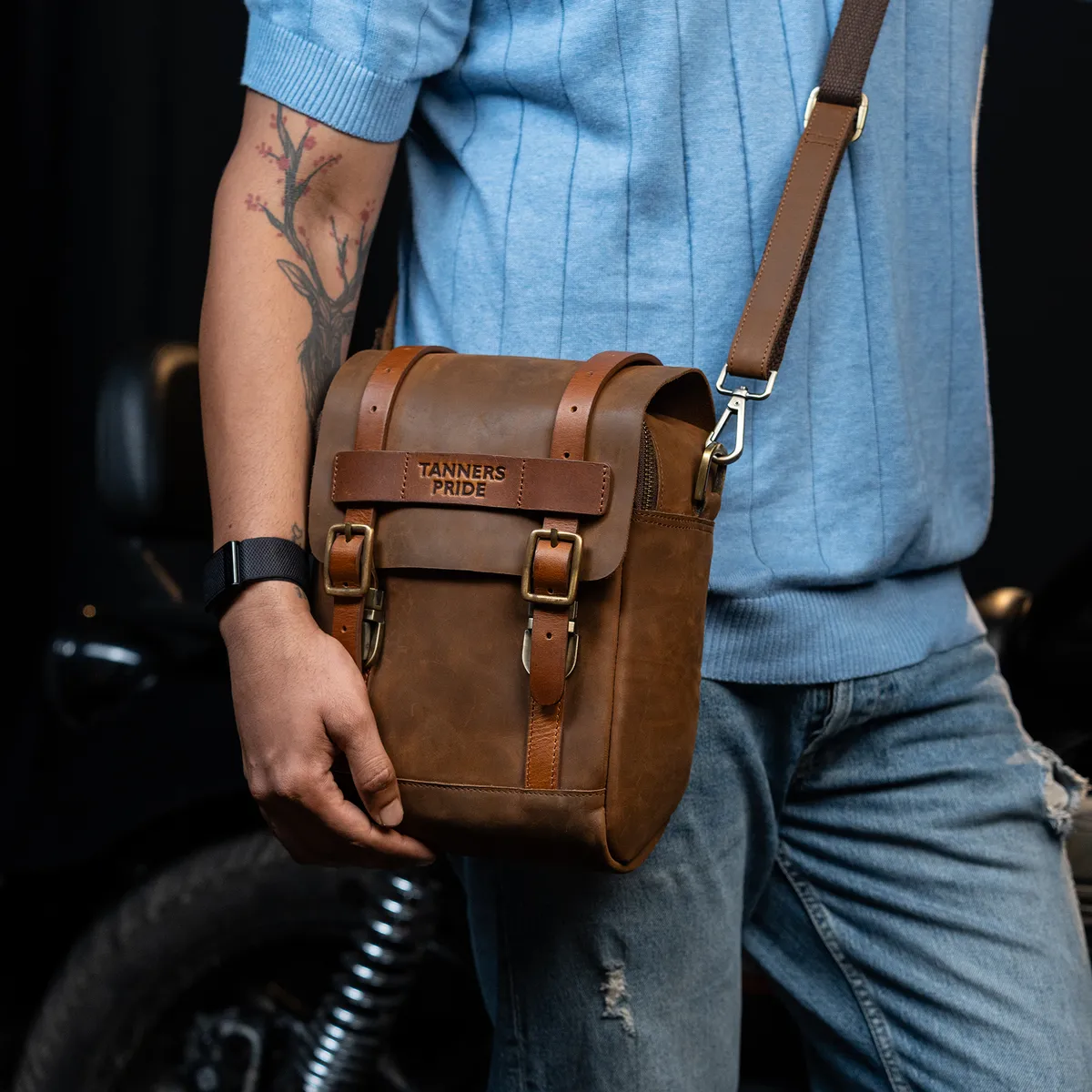 Tanners Pride Magnetic Rockstar Bag - Natural Tan Handcrafted Full-Grain Leather (View 4)