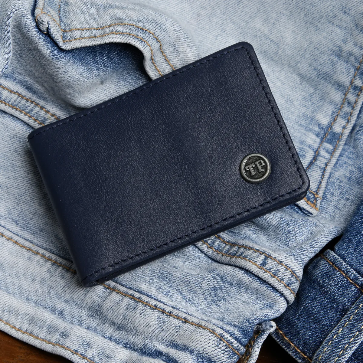 Tanners Pride Peter magnetic card case wallet - Navy Blue Handcrafted Full-Grain Leather (View 6)