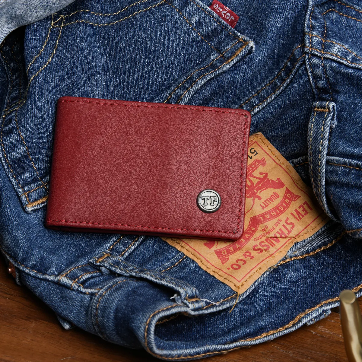 Tanners Pride Peter magnetic card case wallet - Vintage Red Handcrafted Full-Grain Leather (View 6)