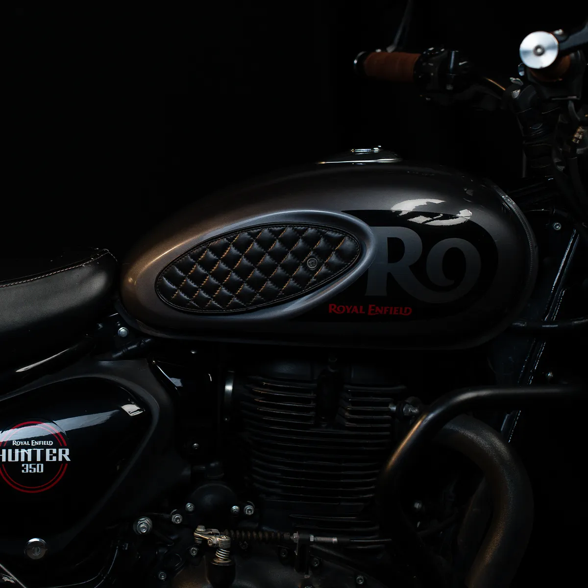 Tanners Pride Raised Diamond Tankpad (Hunter 350) - Midnight Black Handcrafted Full-Grain Leather (View 4)