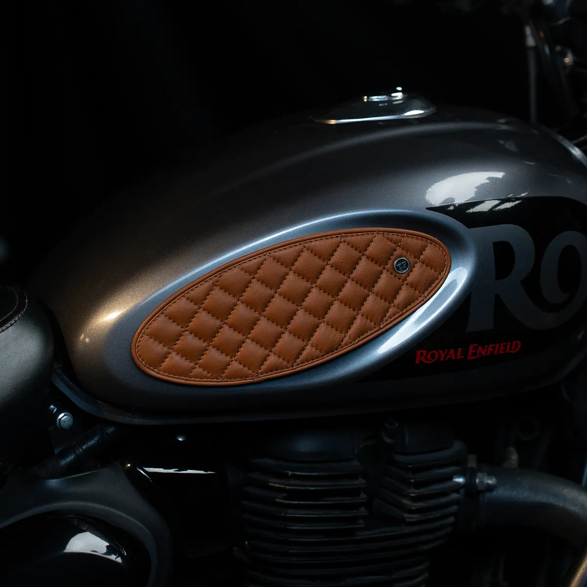 Tanners Pride Raised Diamond Tankpad (Hunter 350) - Natural Tan Handcrafted Full-Grain Leather (View 6)
