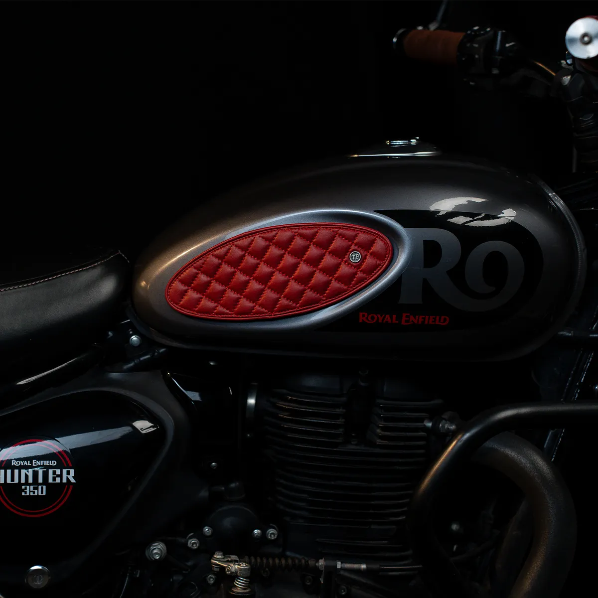 Tanners Pride Raised Diamond Tankpad (Hunter 350) - Vintage Red Handcrafted Full-Grain Leather (View 6)