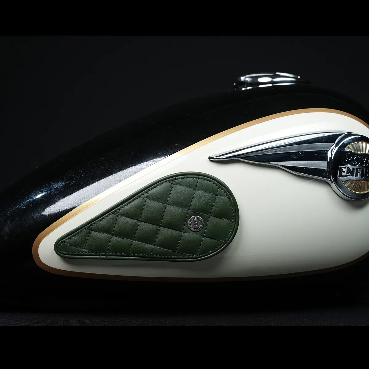 Tanners Pride Raised Diamond Tankpad (Super Meteor 650) - Forest Green Handcrafted Full-Grain Leather (View 6)