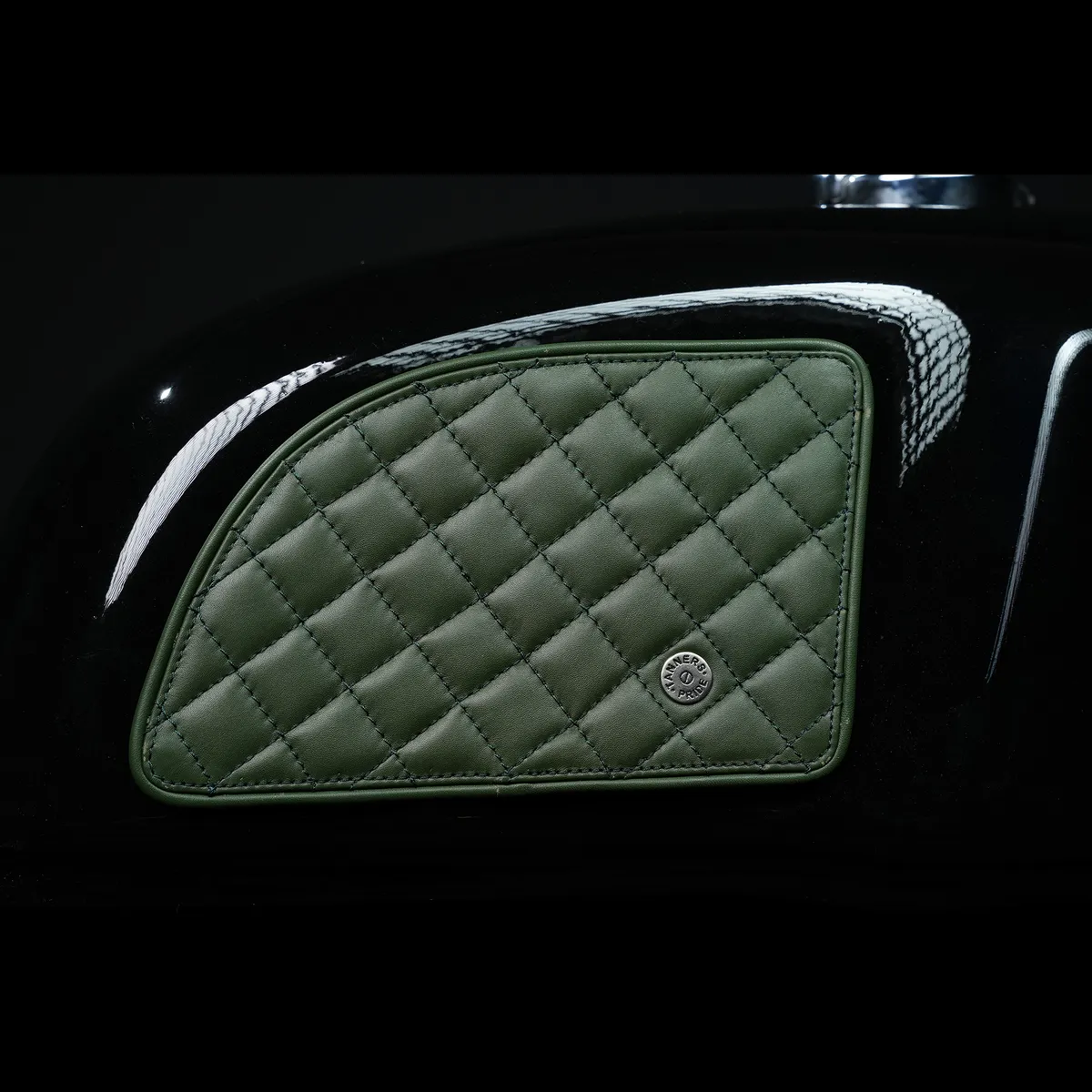 Tanners Pride Raised Diamond Tankpad (GT 650) - Forest Green Handcrafted Full-Grain Leather (View 4)