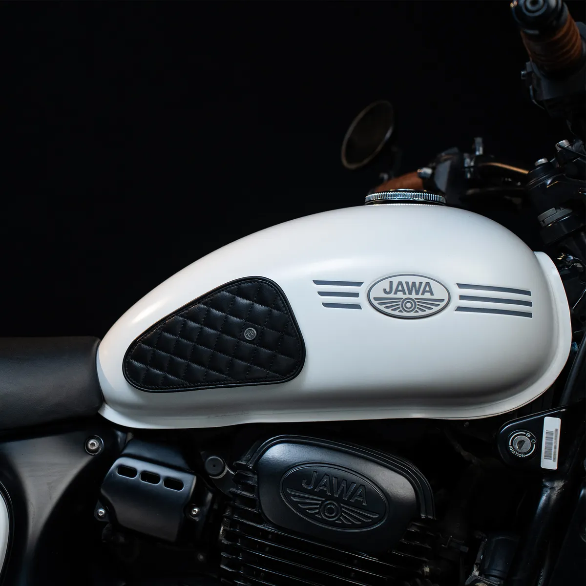 Tanners Pride Raised Diamond Tankpads (Jawa) - Midnight Black Handcrafted Full-Grain Leather (View 6)