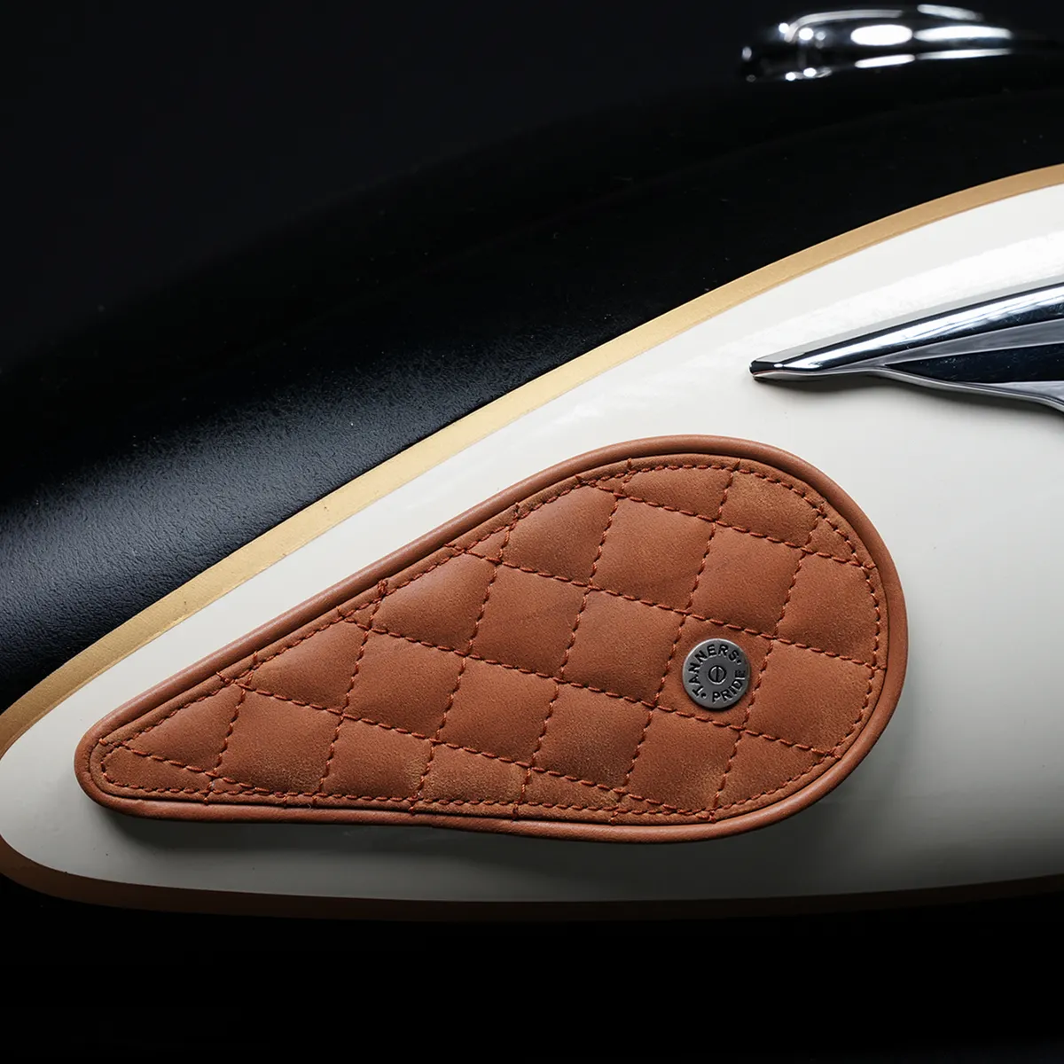 Tanners Pride Raised Diamond Tankpads (Meteor 350) - Natural Tan Handcrafted Full-Grain Leather (View 2)