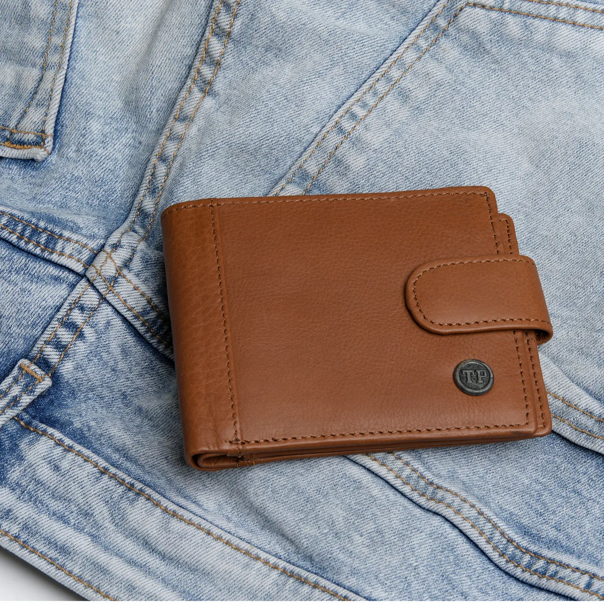 Tanners Pride Ranch Bi-fold wallet - Natural Tan Handcrafted Full-Grain Leather (View 4)