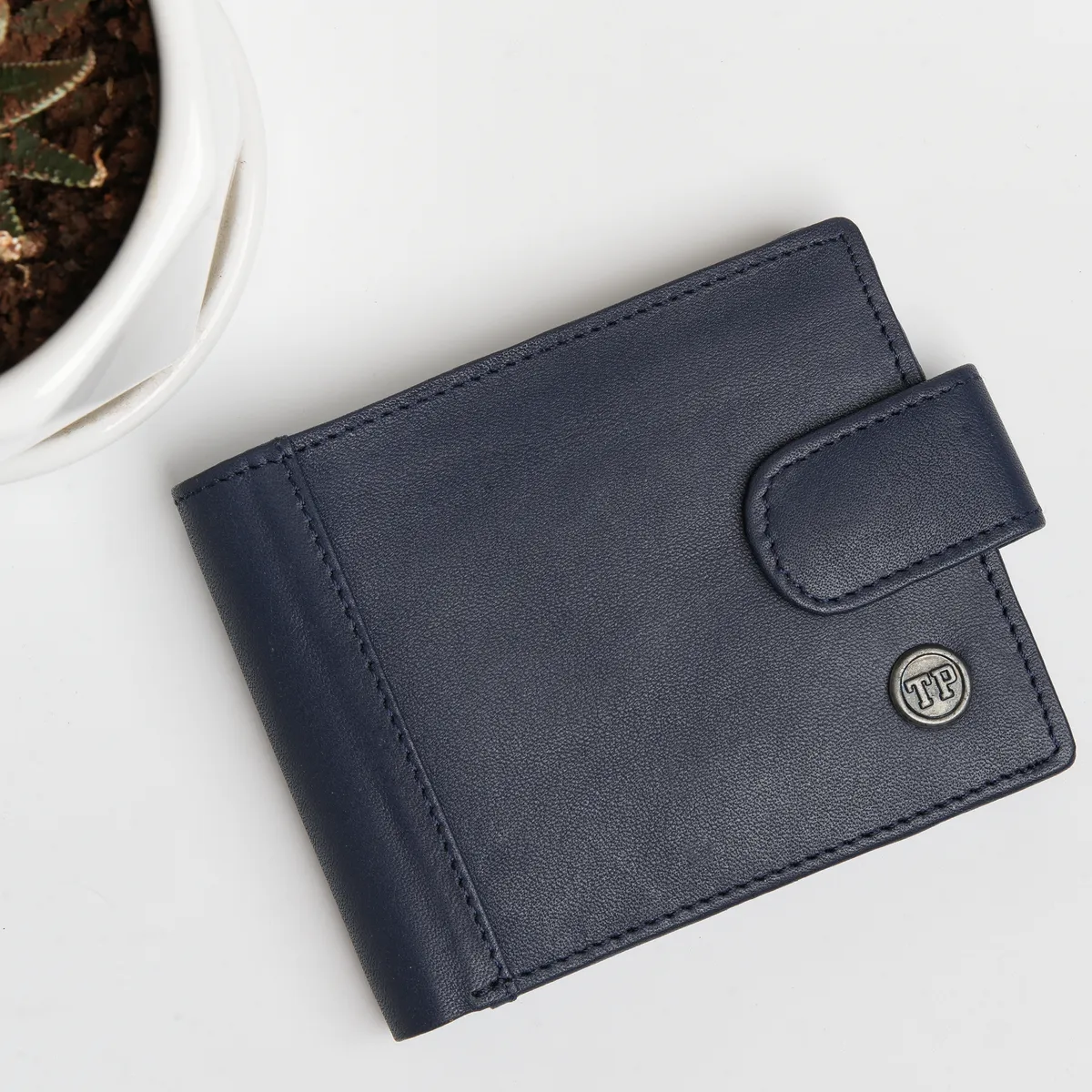 Tanners Pride Ranch Bi-fold wallet - Navy Blue Handcrafted Full-Grain Leather (View 5)