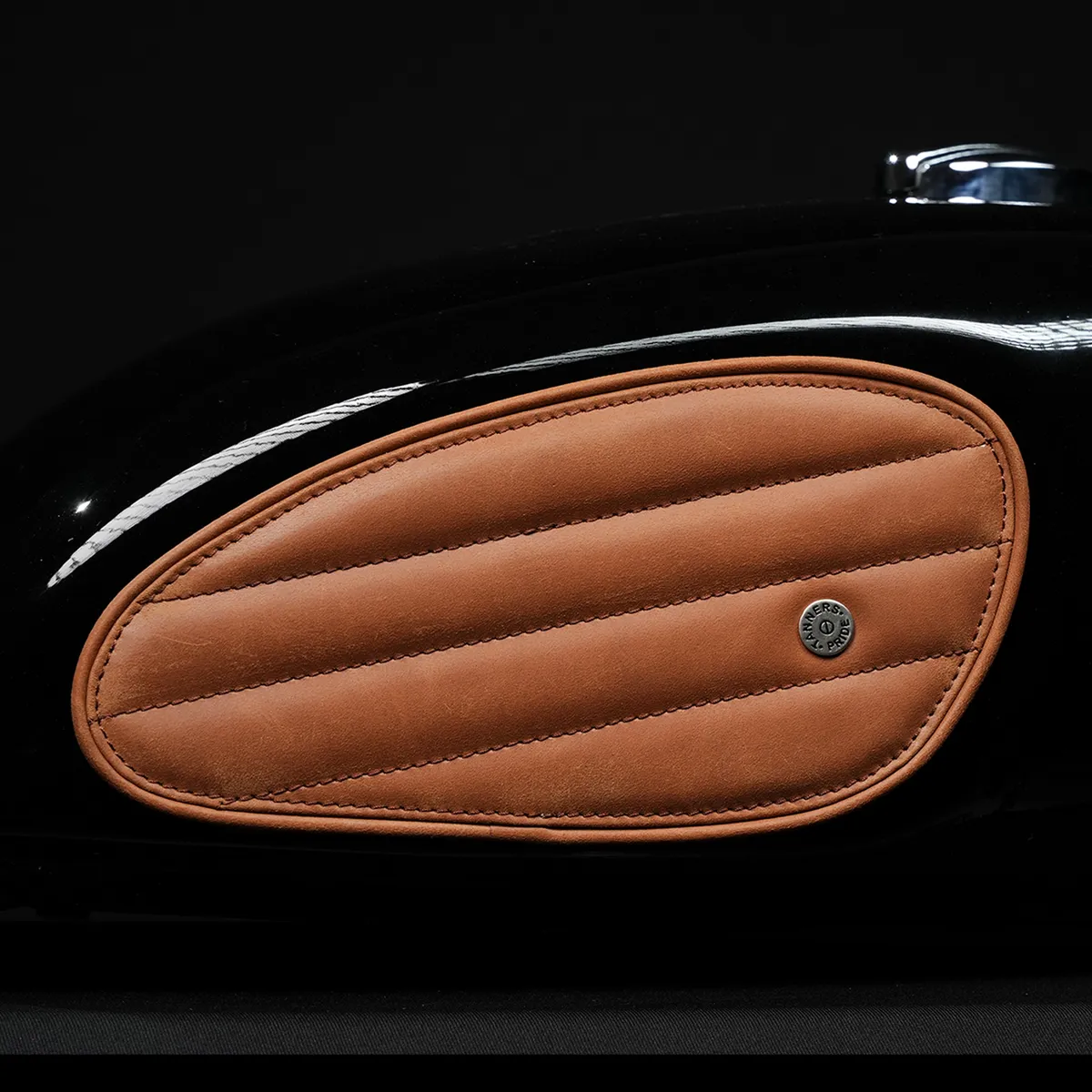 Tanners Pride Straight Tankpads (Interceptor 650) - Natural Tan Handcrafted Full-Grain Leather (View 4)