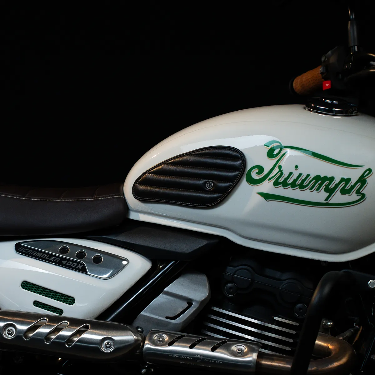 Tanners Pride Straight Tankpads (Triumph) - Midnight Black Handcrafted Full-Grain Leather (View 1)